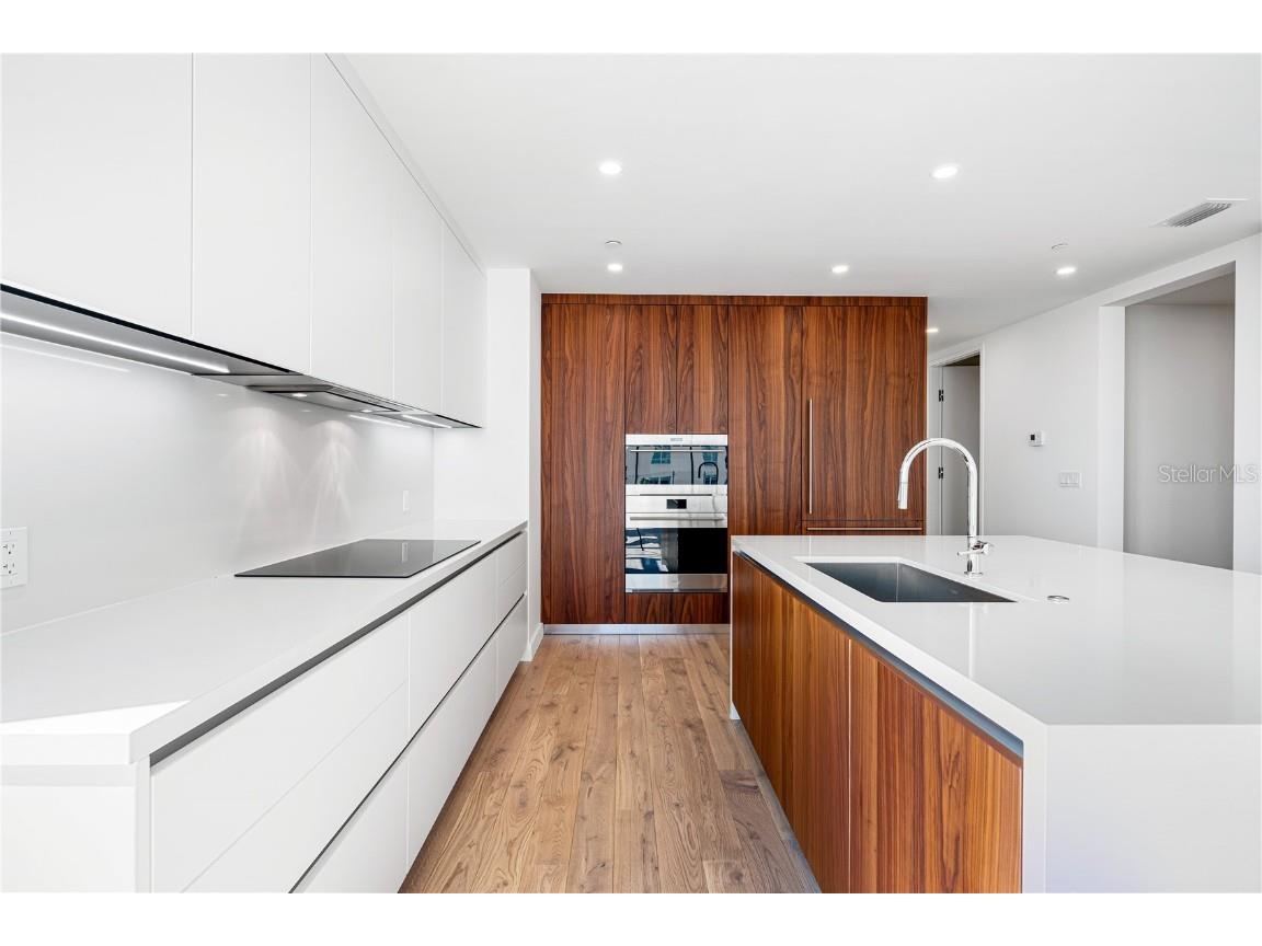 111 Golden Gate Point #303 Sarasota FL 34236 A4667826 image9