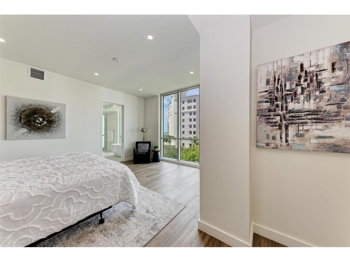 111 Golden Gate Point #402 Sarasota FL 34236 A4628715 image26