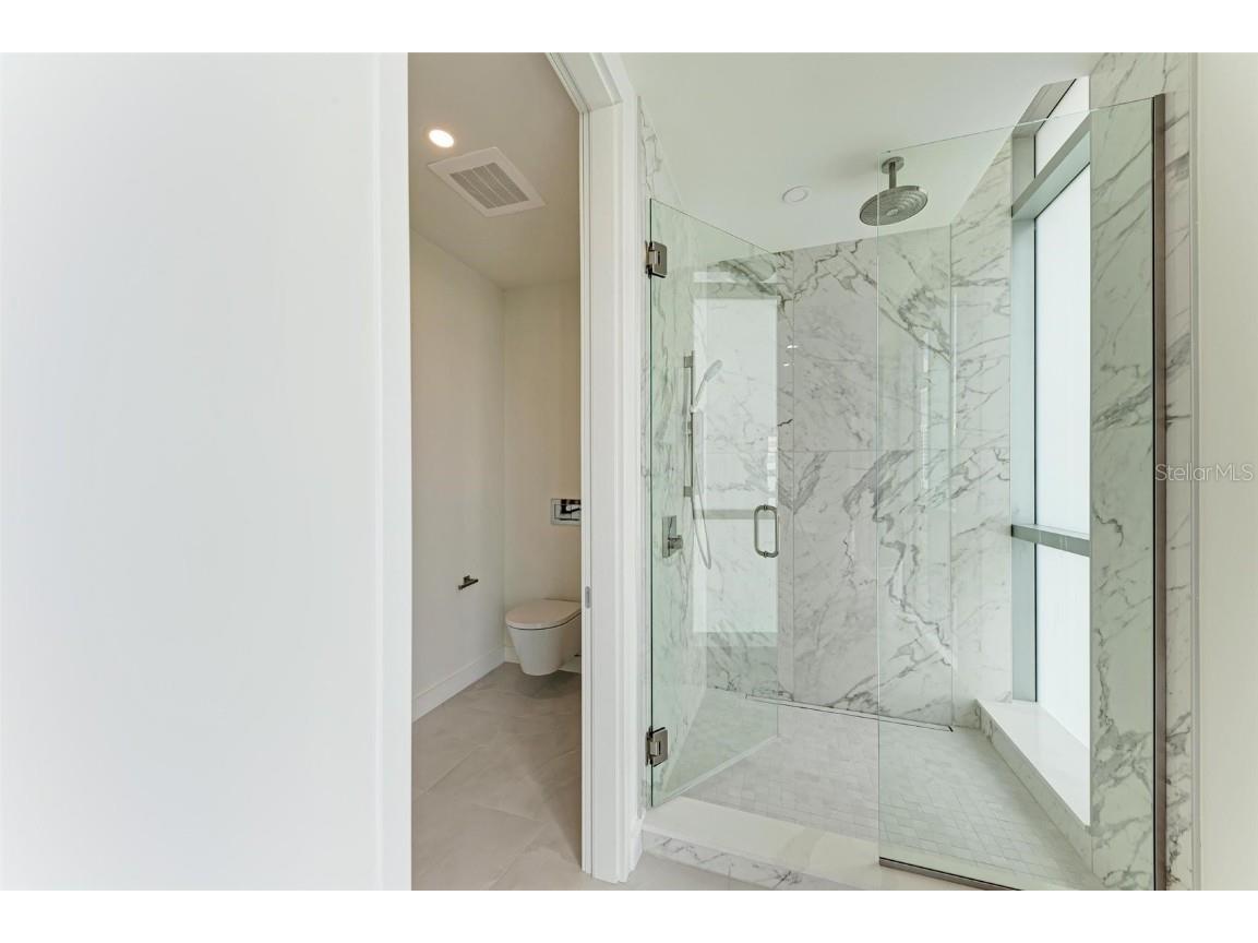 111 Golden Gate Point #402 Sarasota FL 34236 A4628715 image31