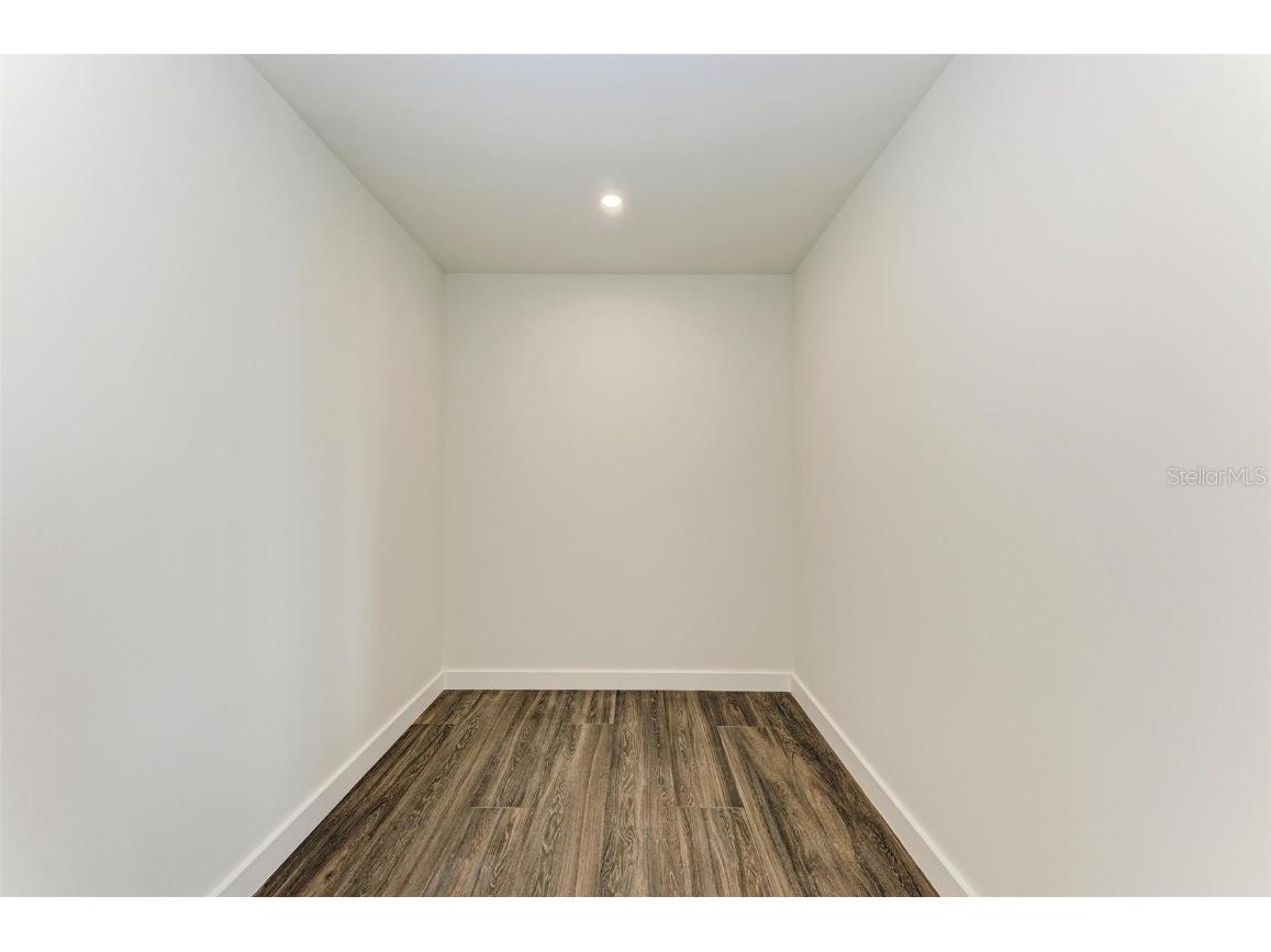 111 Golden Gate Point #402 Sarasota FL 34236 A4628715 image33