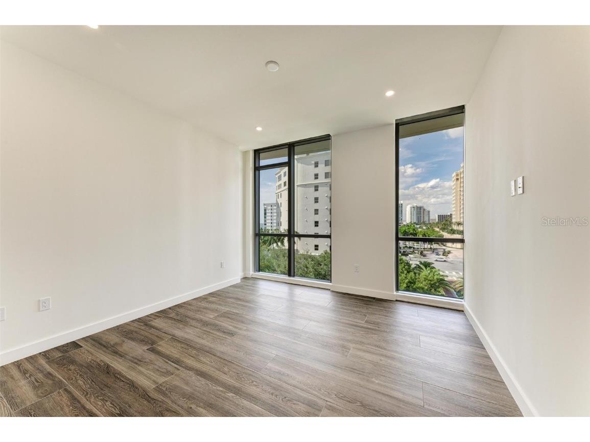 111 Golden Gate Point #402 Sarasota FL 34236 A4628715 image36