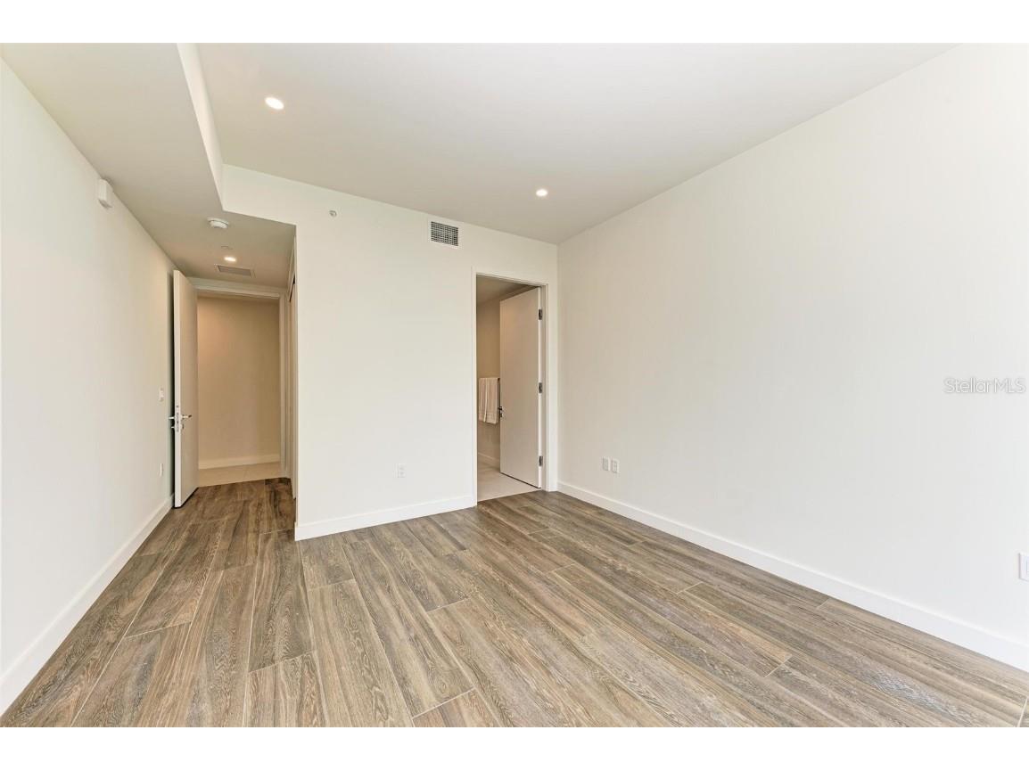 111 Golden Gate Point #402 Sarasota FL 34236 A4628715 image40