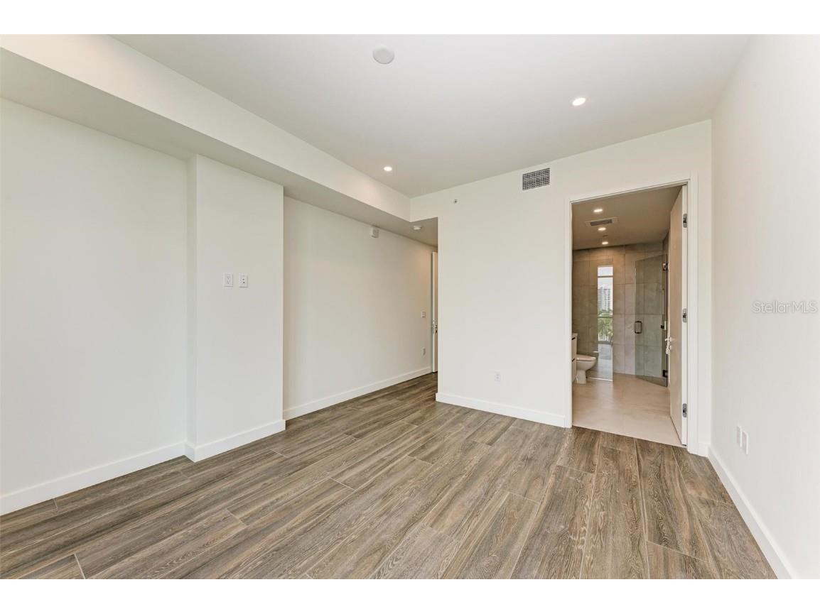 111 Golden Gate Point #402 Sarasota FL 34236 A4628715 image41