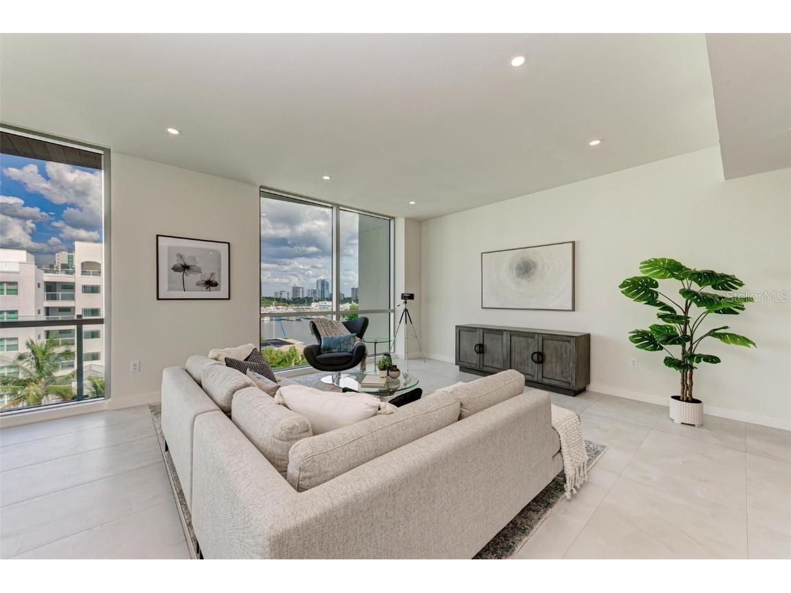 111 Golden Gate Point #402 Sarasota FL 34236 A4649305 image25