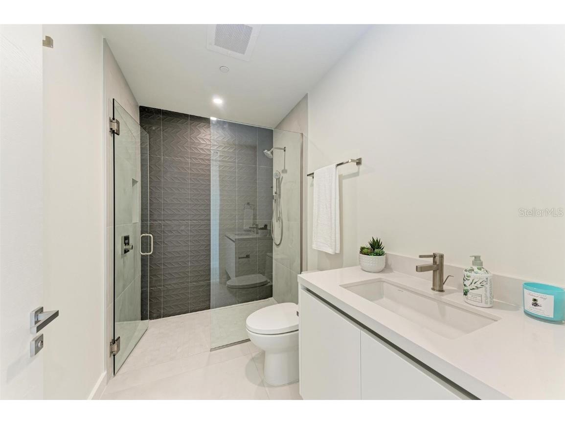 111 Golden Gate Point #402 Sarasota FL 34236 A4649305 image45