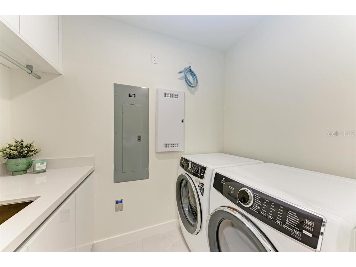 111 Golden Gate Point #402 Sarasota FL 34236 A4649305 image52