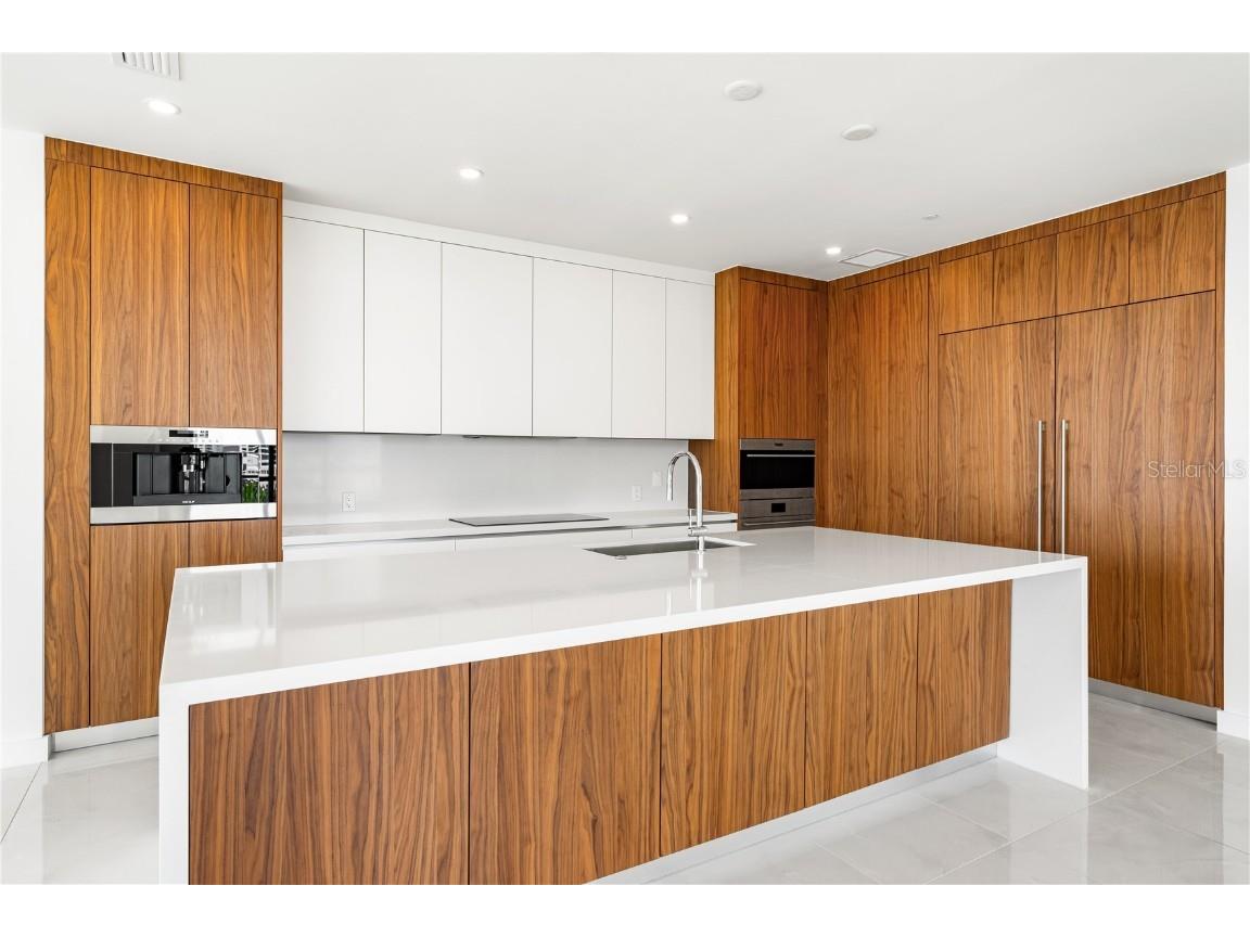 111 Golden Gate Point #602 Sarasota FL 34236 A4674587 image12