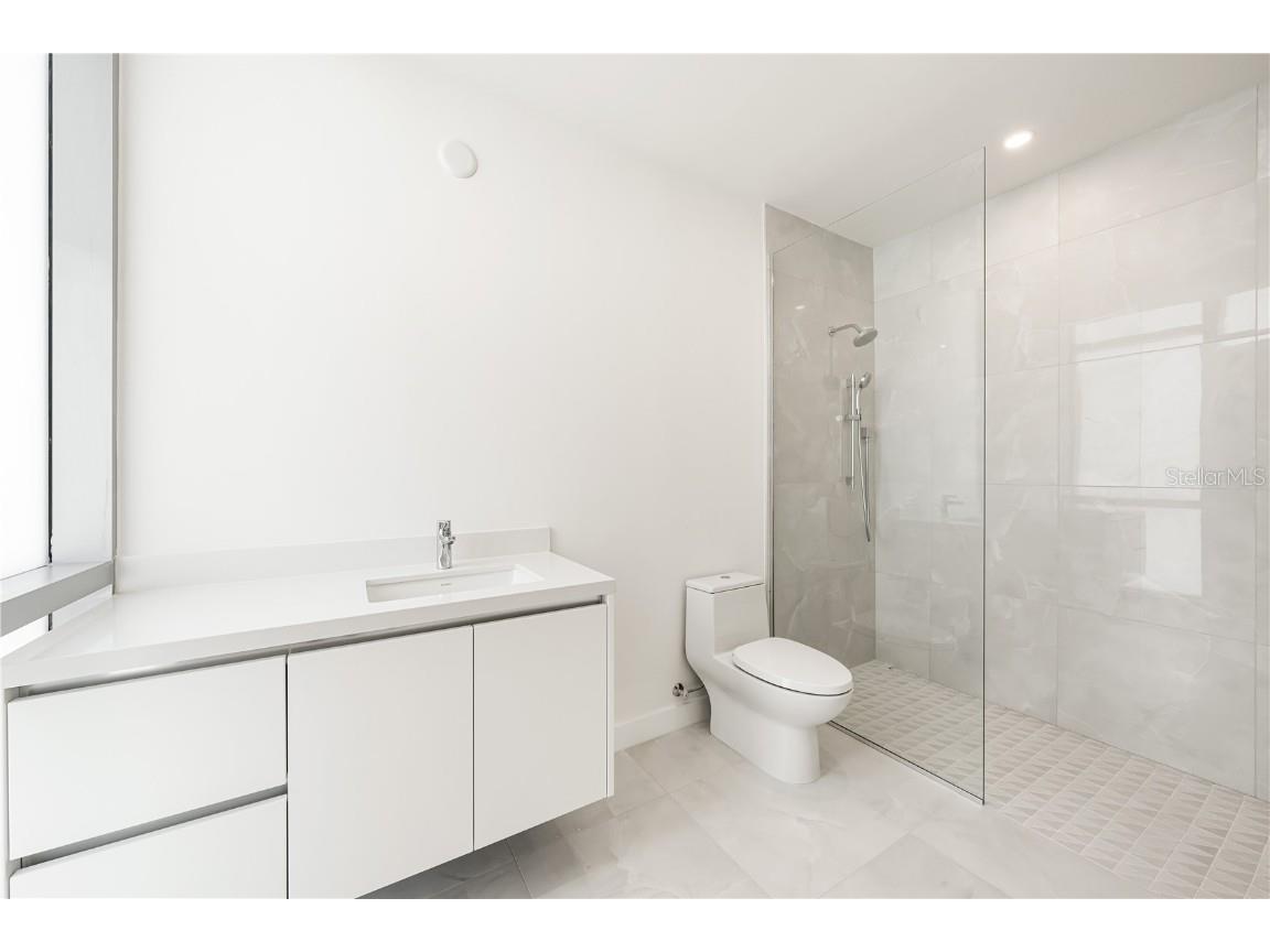 111 Golden Gate Point #602 Sarasota FL 34236 A4674587 image28