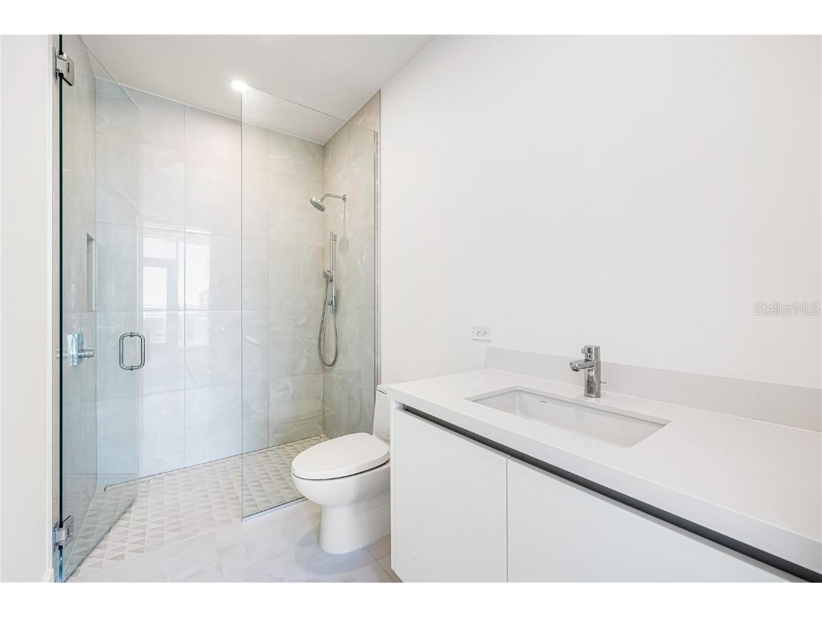 111 Golden Gate Point #602 Sarasota FL 34236 A4674587 image32