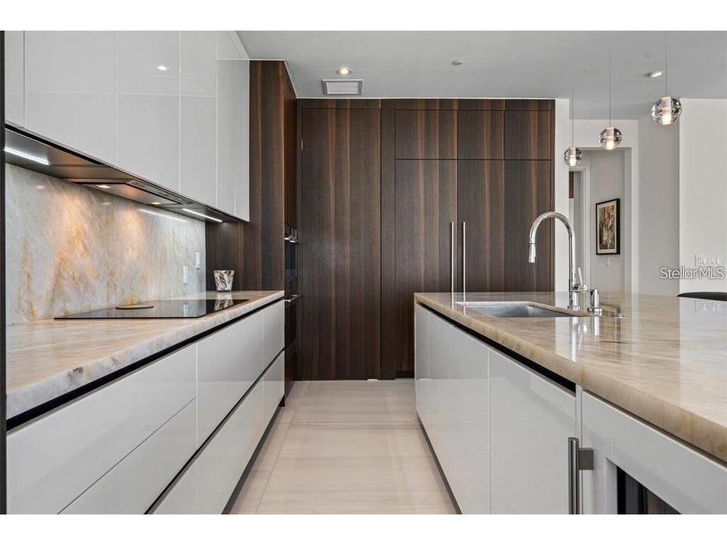 111 Golden Gate Point #802PH Sarasota FL 34236 A4696851 image10