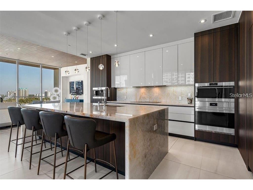 111 Golden Gate Point #802PH Sarasota FL 34236 A4696851 image12