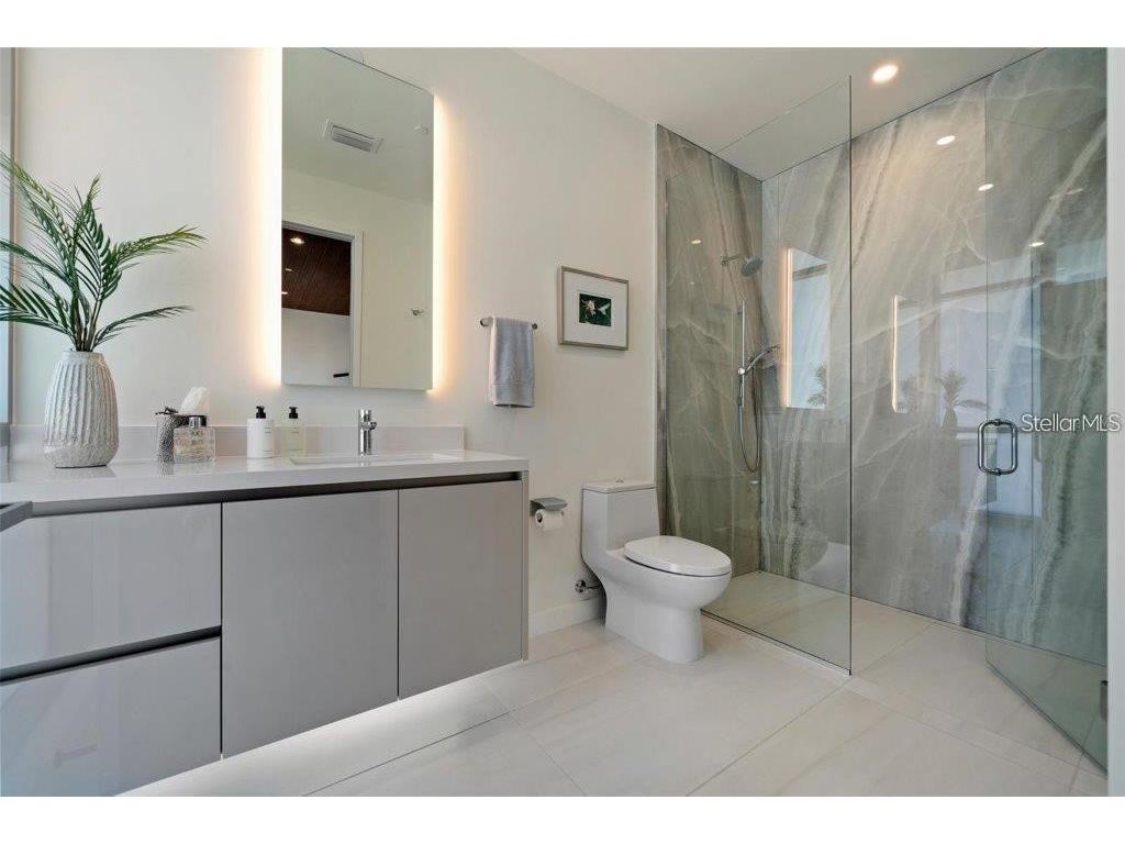 111 Golden Gate Point #802PH Sarasota FL 34236 A4696851 image25