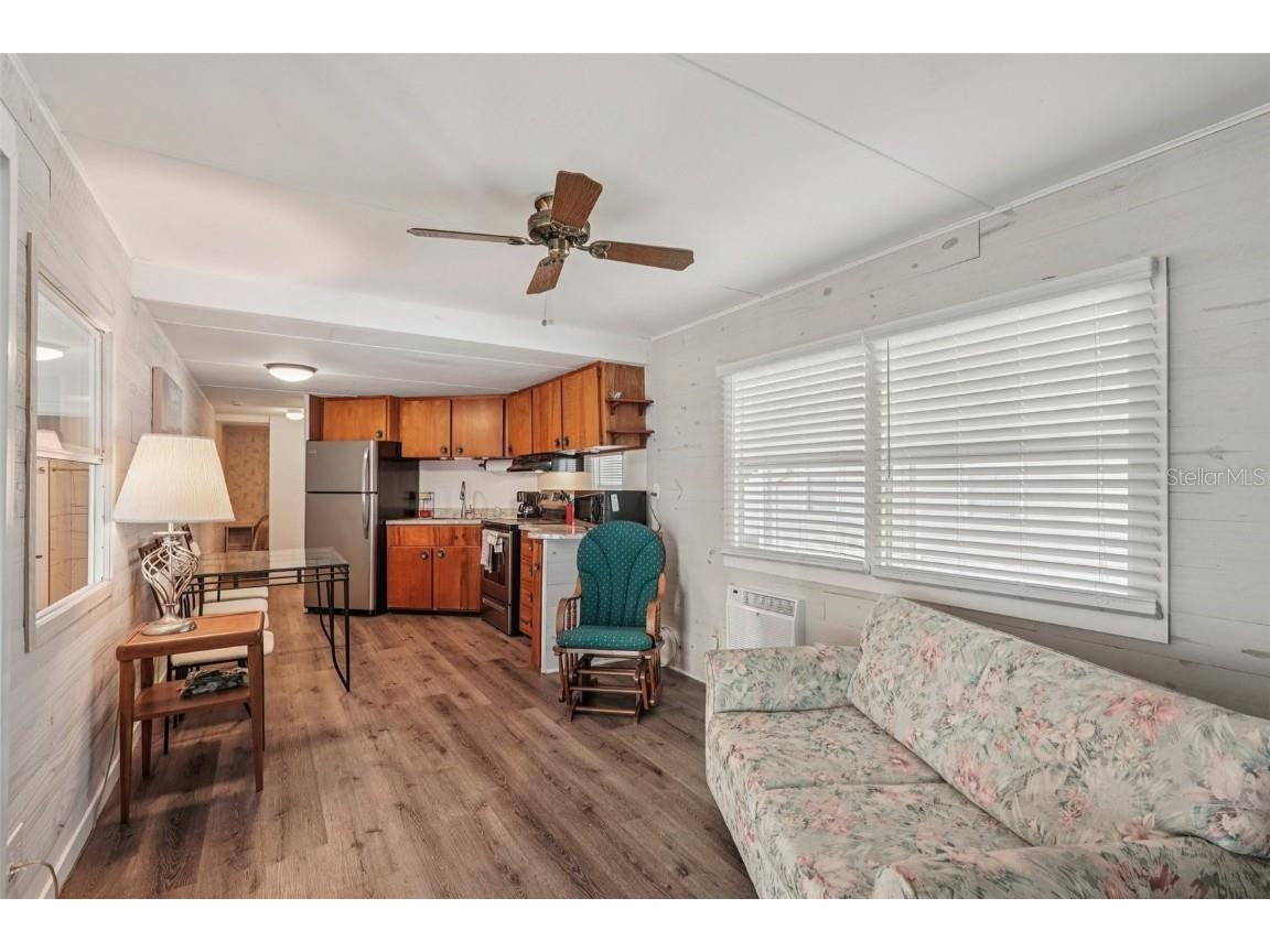 111 Lakeview Drive Palmetto FL 34221 A4672957 image4