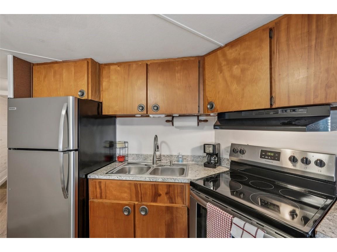 111 Lakeview Drive Palmetto FL 34221 A4672957 image7