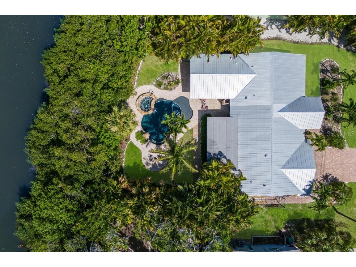 111 Los Cedros Dr Anna Maria FL 34216 - CANAL WITH LIMITED WATER ACCESS A4616396 image1