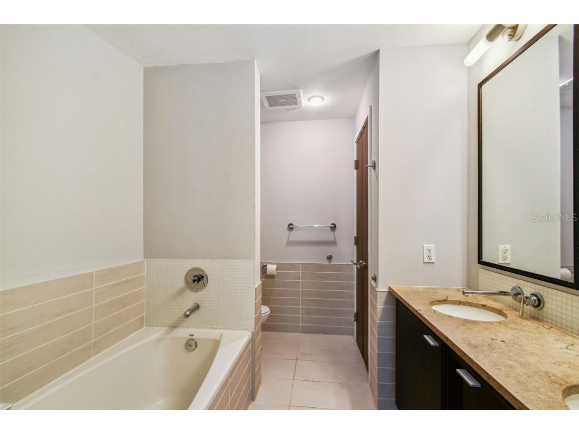 111 N 12th Street #1419 Tampa FL 33602 TB8413957 image42