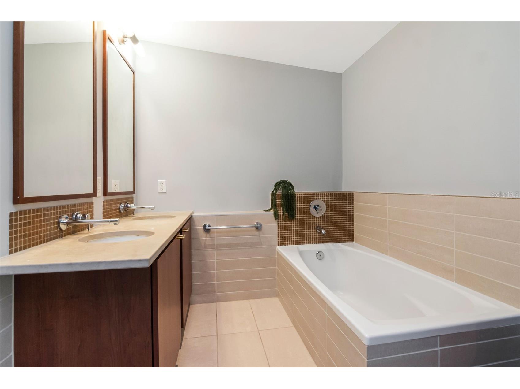 111 N 12th Street #1608 Tampa FL 33602 TB8523231 image17