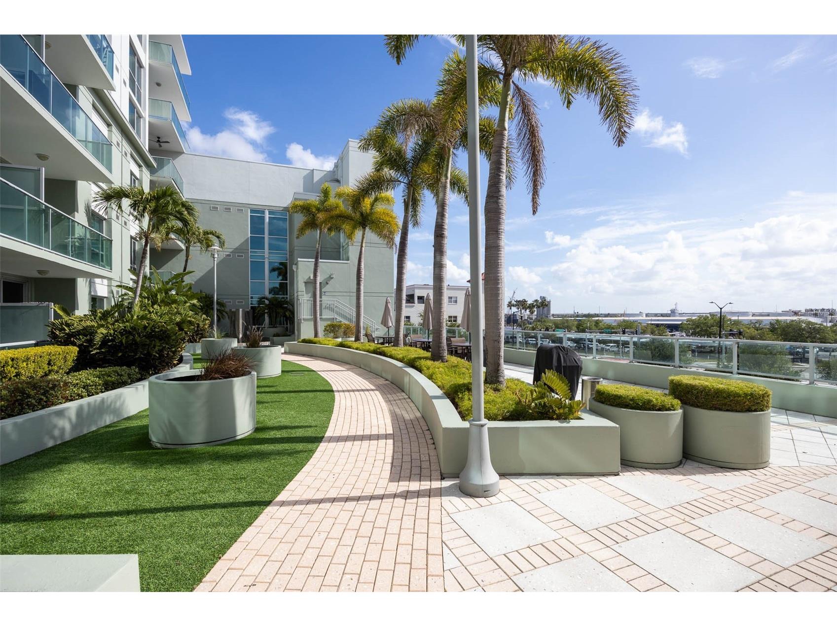 111 N 12th Street #1707 Tampa FL 33602 TB8498345 image36