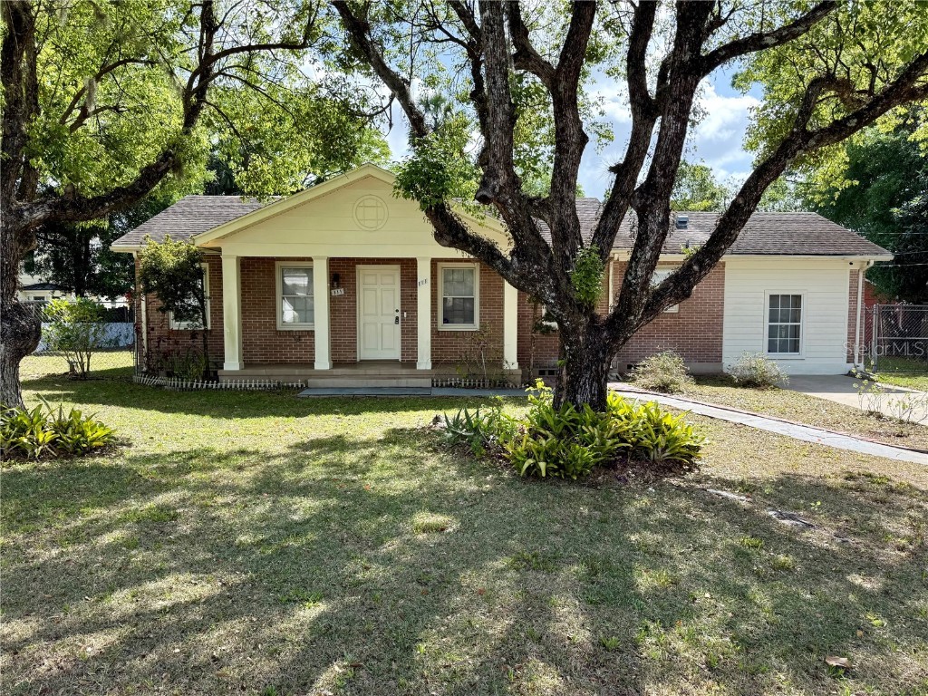 111 S Delaware Avenue Deland FL 32720 V4942060 image1