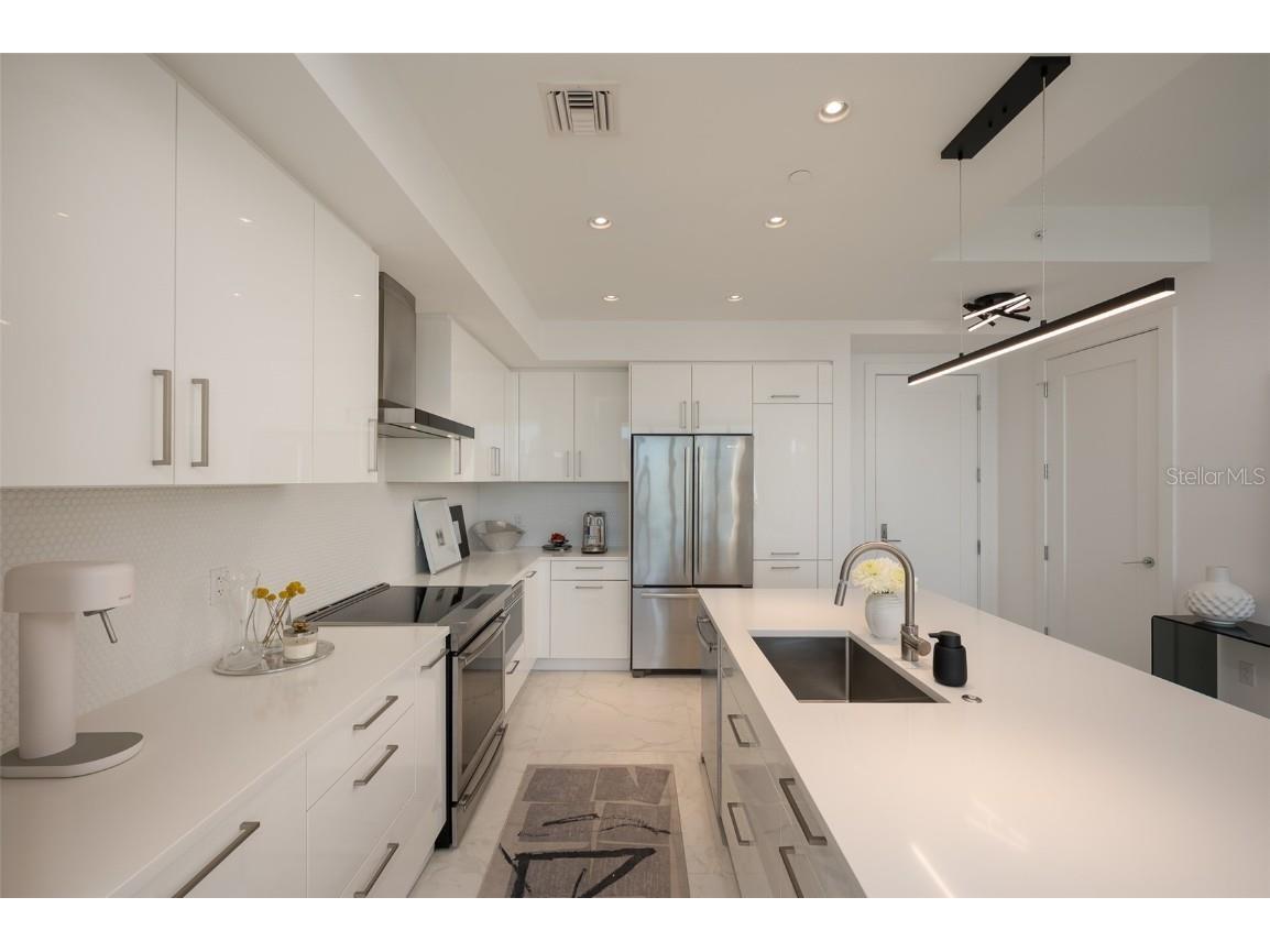 111 S Pineapple Avenue #1013 Sarasota FL 34236 - SARASOTA BAY A4668818 image13