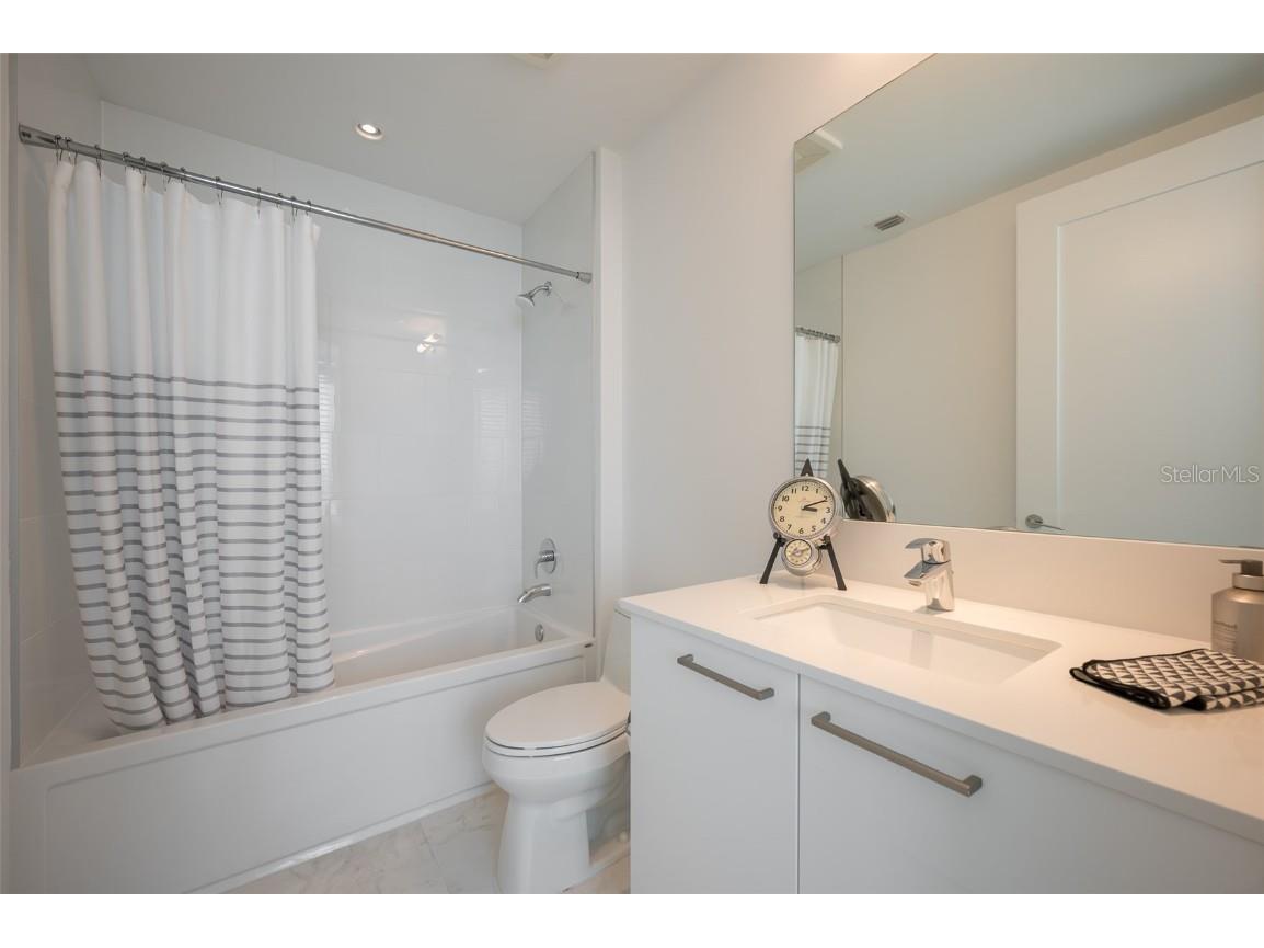 111 S Pineapple Avenue #1013 Sarasota FL 34236 - SARASOTA BAY A4668818 image24