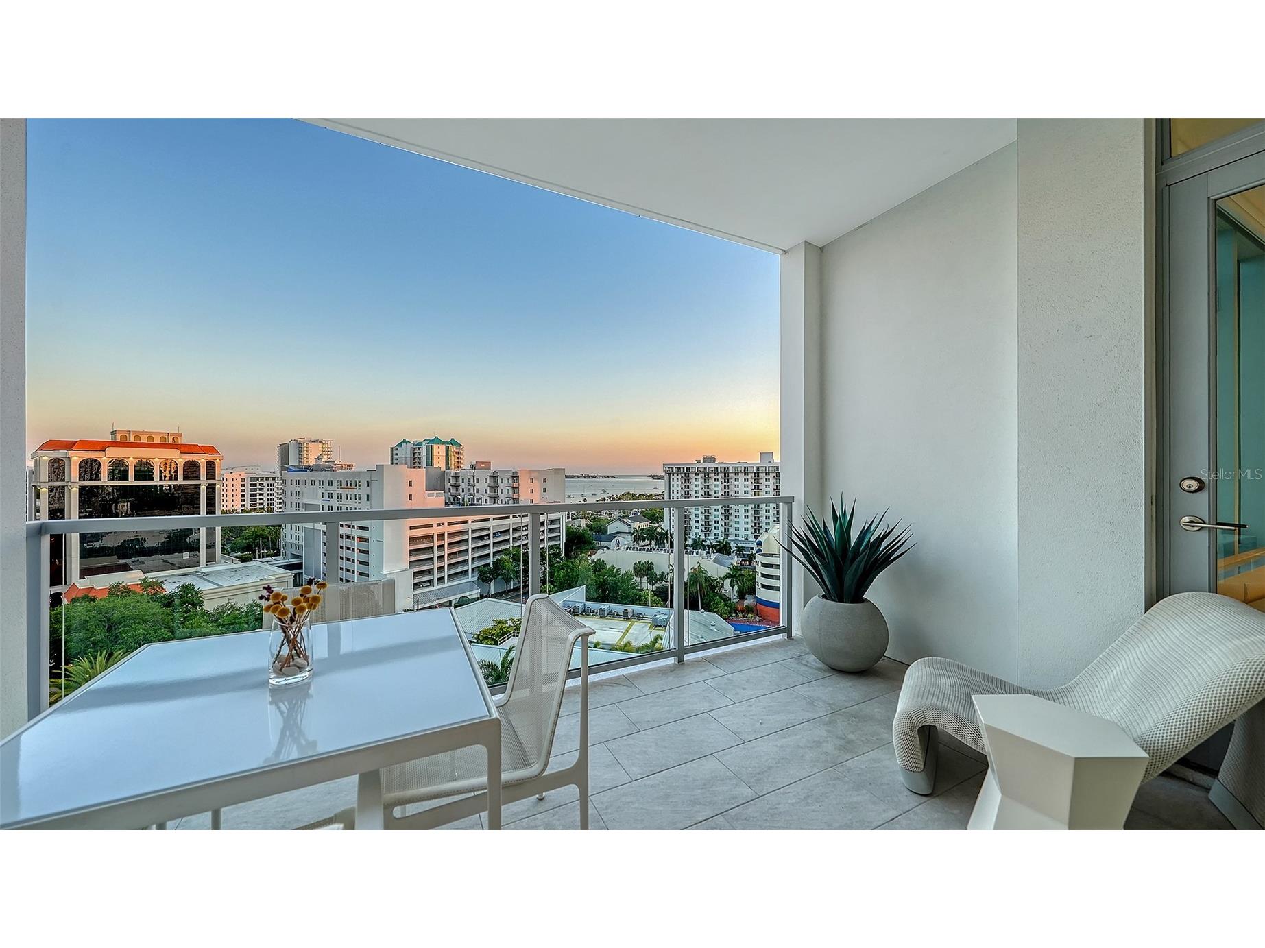 111 S Pineapple Avenue #1013 Sarasota FL 34236 - SARASOTA BAY A4690816 image2