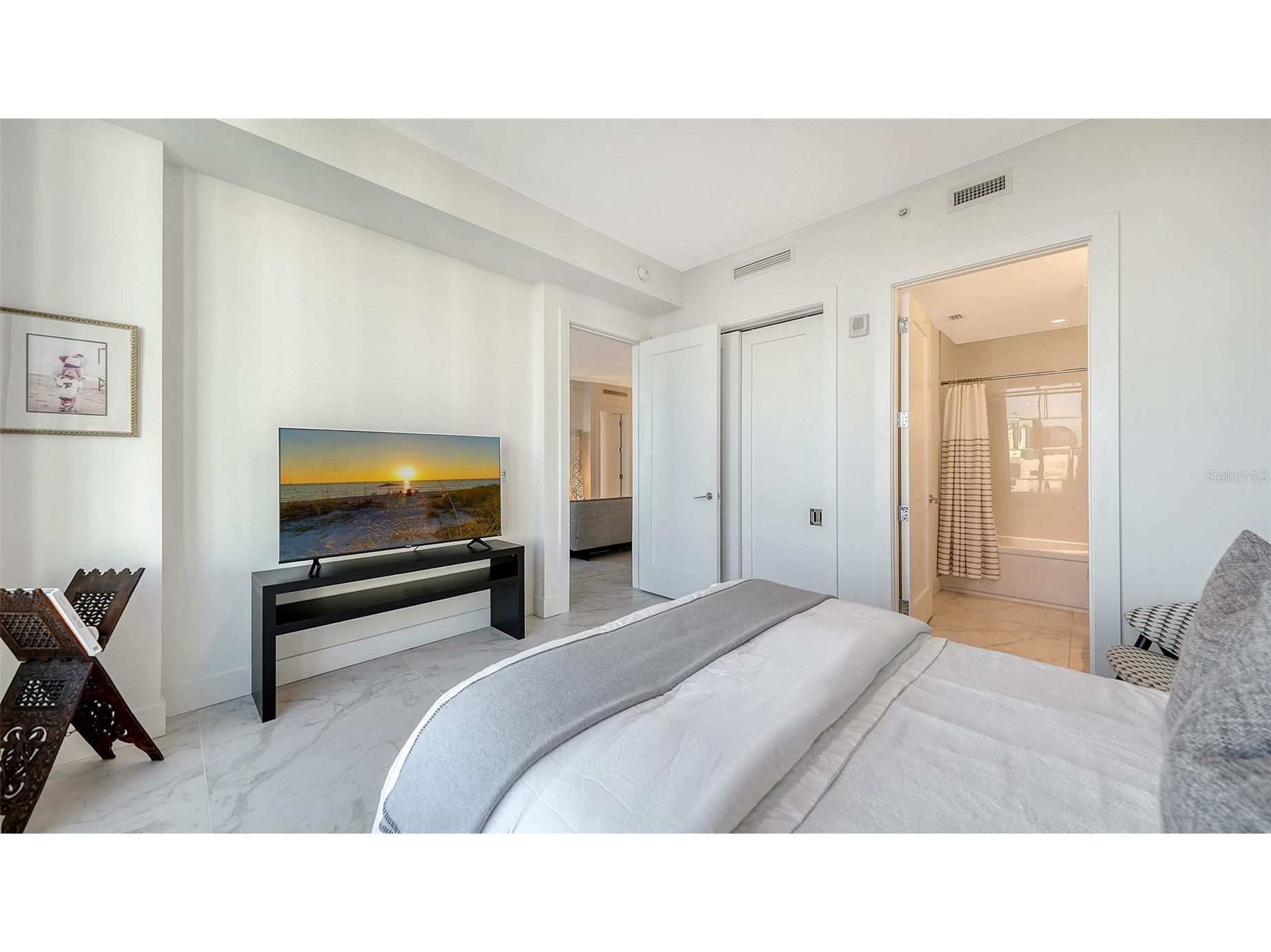 111 S Pineapple Avenue #1013 Sarasota FL 34236 - SARASOTA BAY A4690816 image25