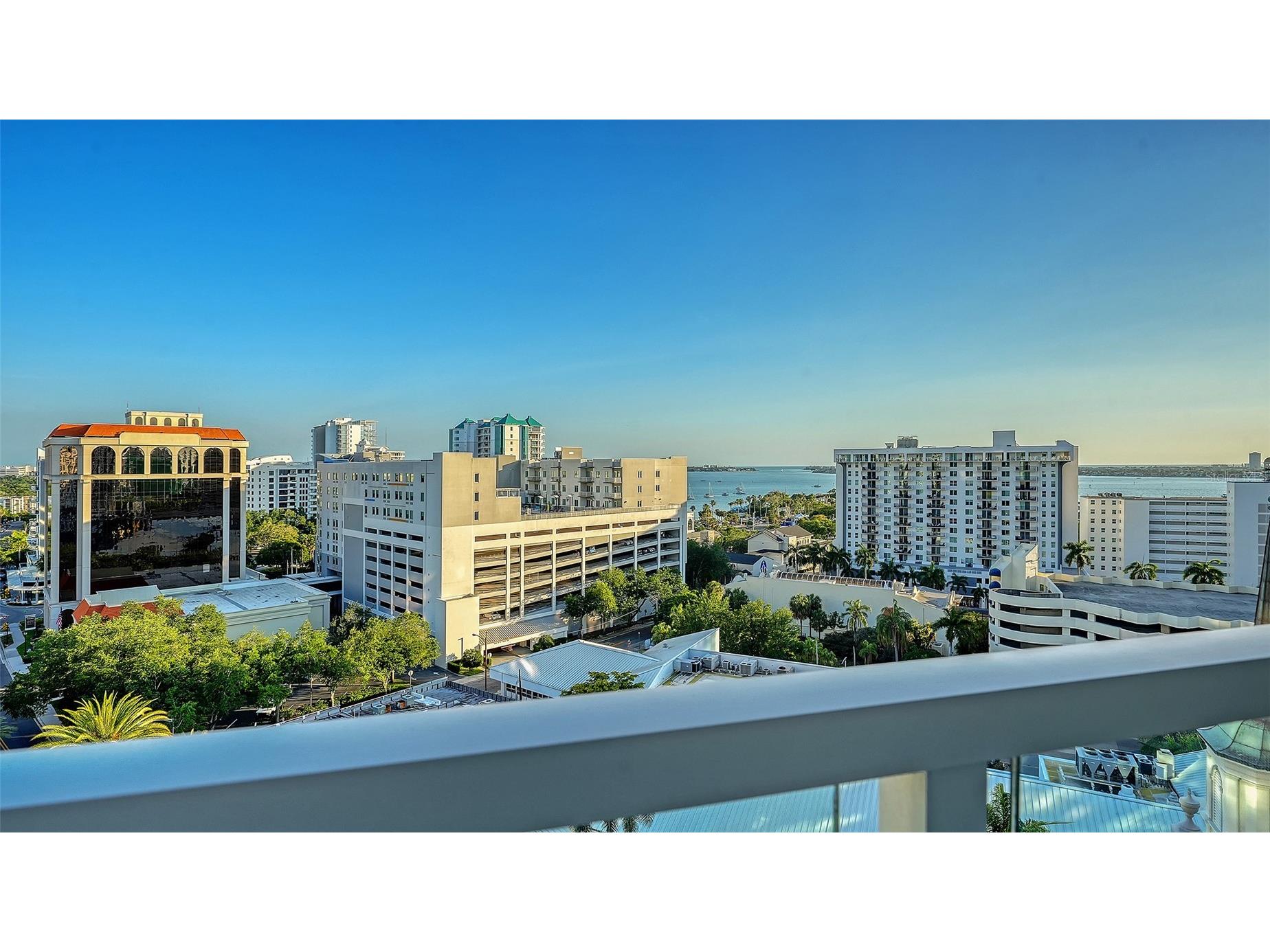 111 S Pineapple Avenue #1013 Sarasota FL 34236 - SARASOTA BAY A4690816 image3