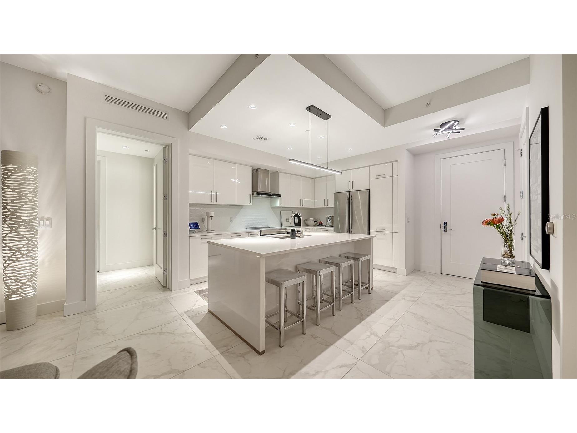111 S Pineapple Avenue #1013 Sarasota FL 34236 - SARASOTA BAY A4690816 image5