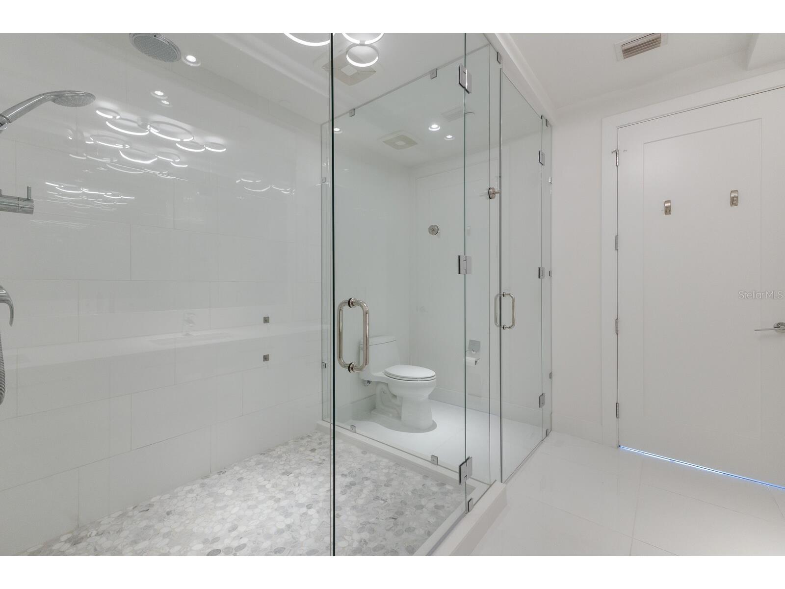 111 S Pineapple Avenue #1021 Sarasota FL 34236 A4688715 image25