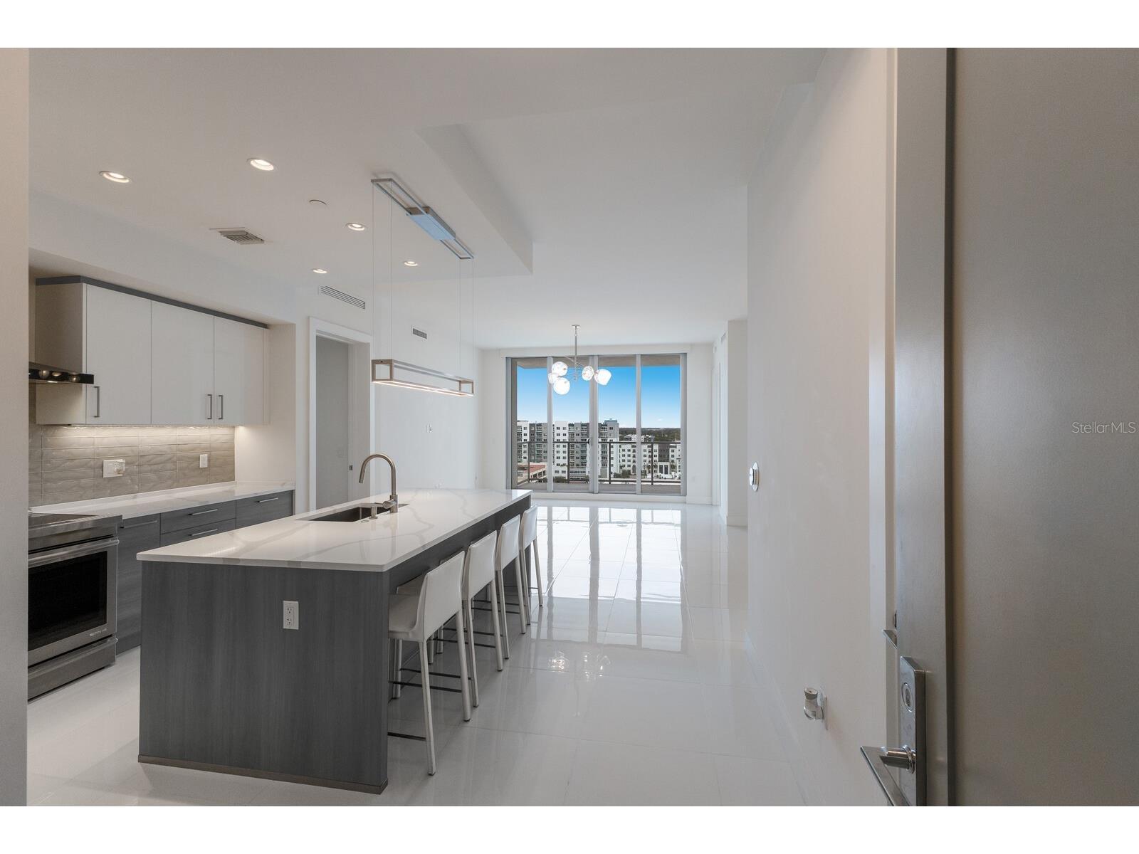 111 S Pineapple Avenue #1021 Sarasota FL 34236 A4688715 image3