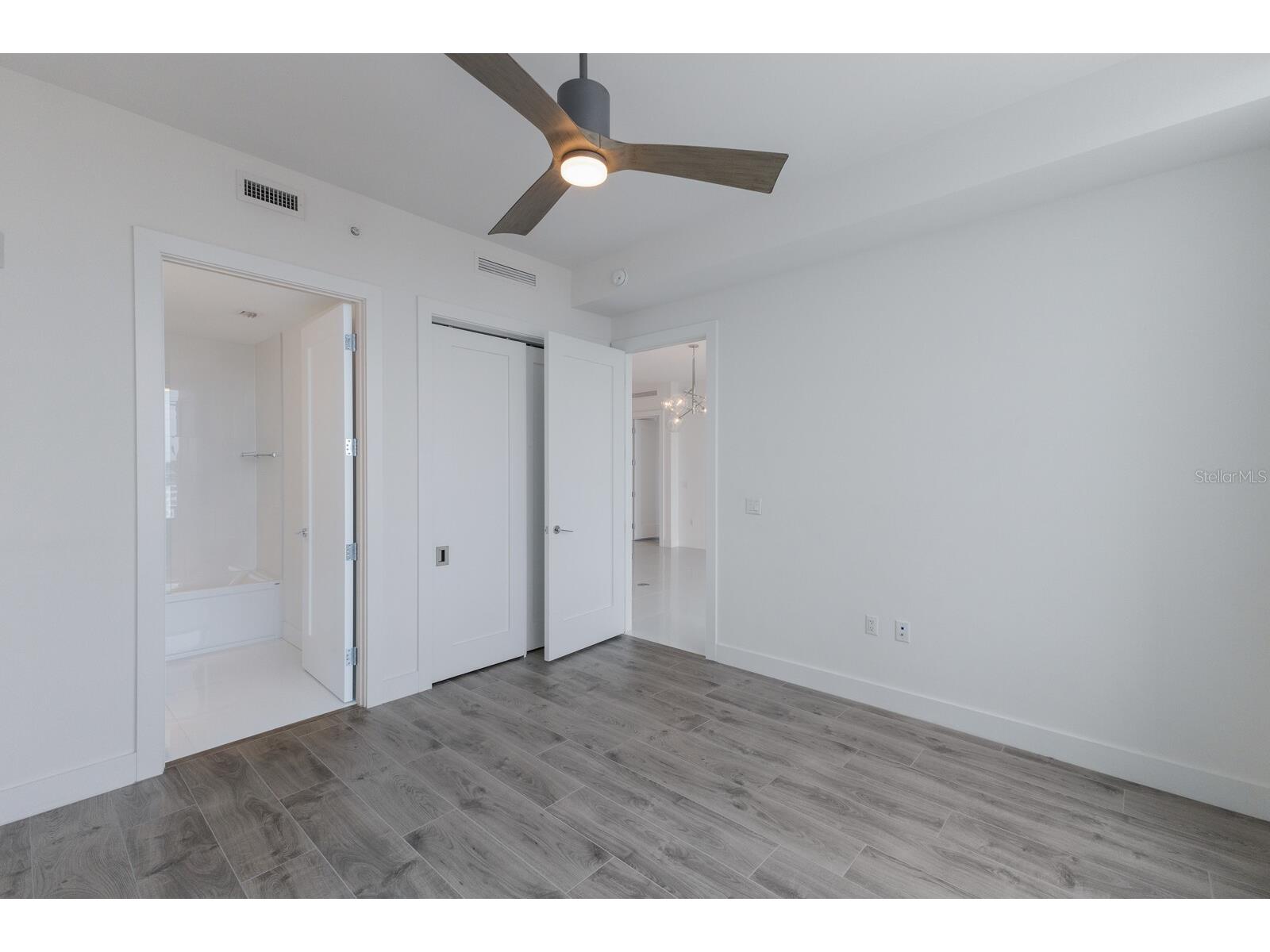 111 S Pineapple Avenue #1021 Sarasota FL 34236 A4688715 image32