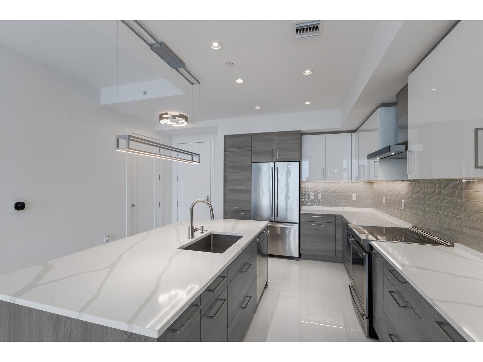 111 S Pineapple Avenue #1021 Sarasota FL 34236 A4688715 image6