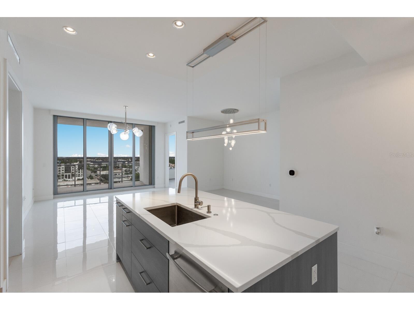 111 S Pineapple Avenue #1021 Sarasota FL 34236 A4688715 image7