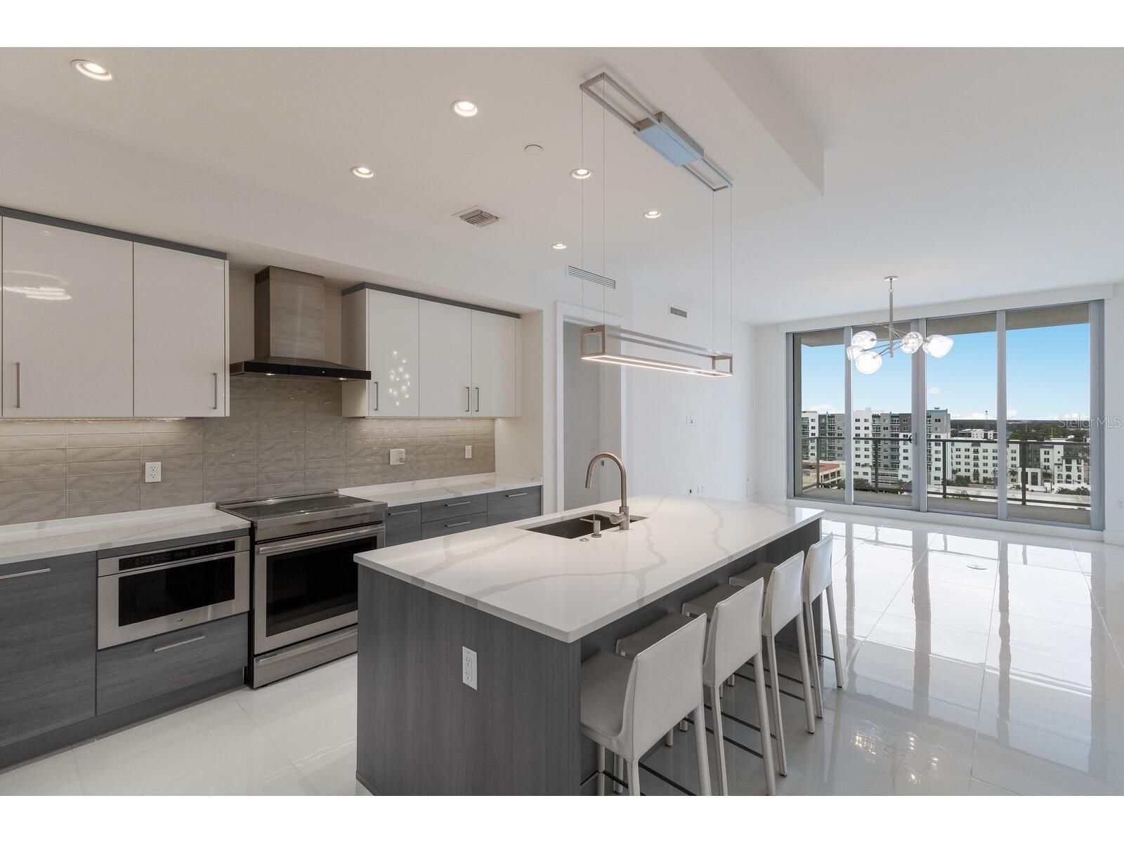 111 S Pineapple Avenue #1021 Sarasota FL 34236 A4688715 image8