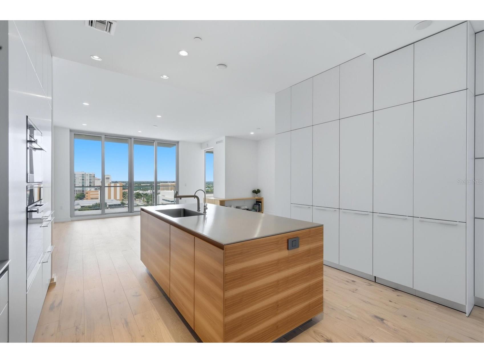 111 S Pineapple Avenue #1103 Sarasota FL 34236 A4696491 image6
