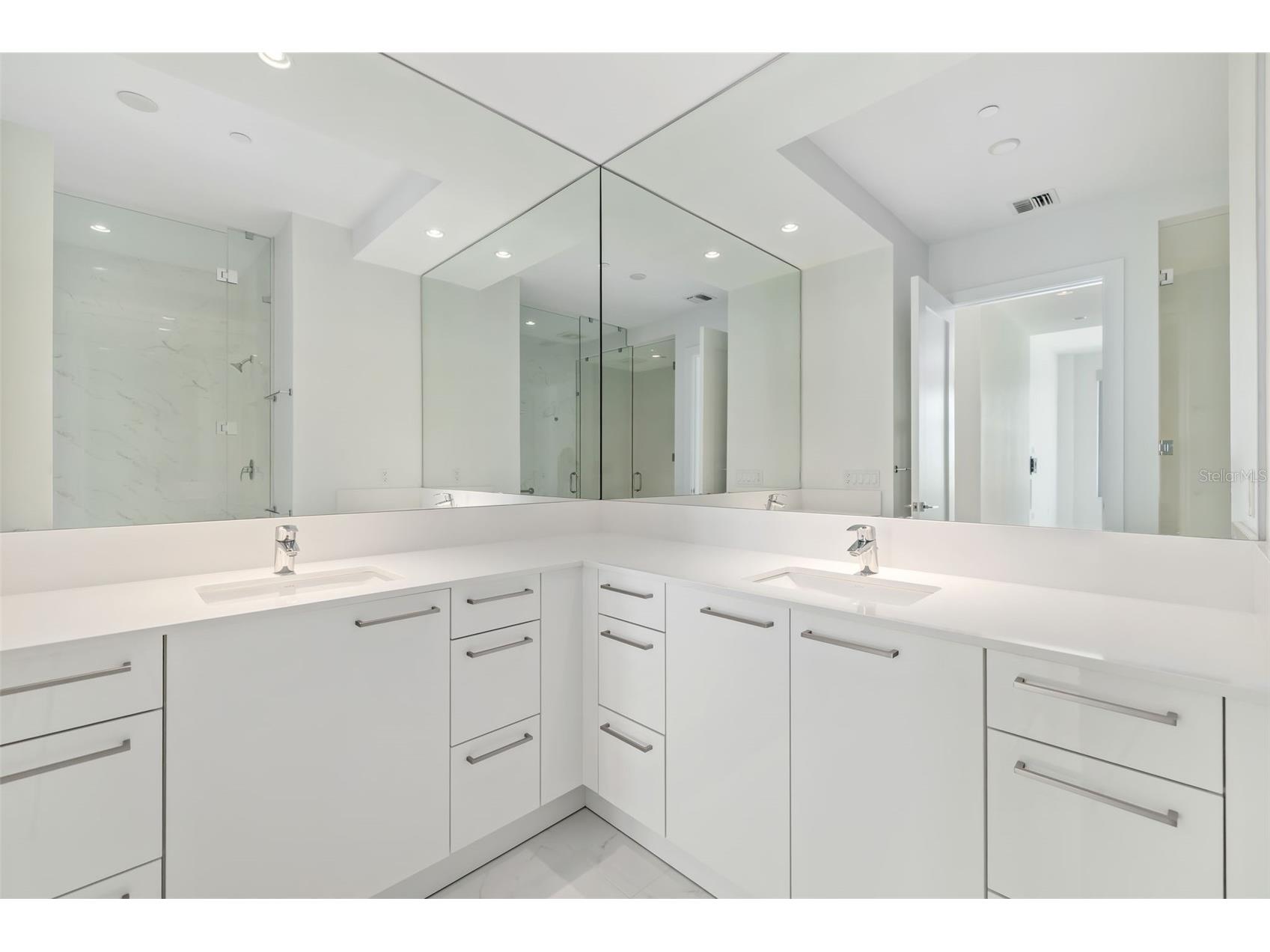 111 S Pineapple Avenue #1204 Sarasota FL 34236 A4660919 image49