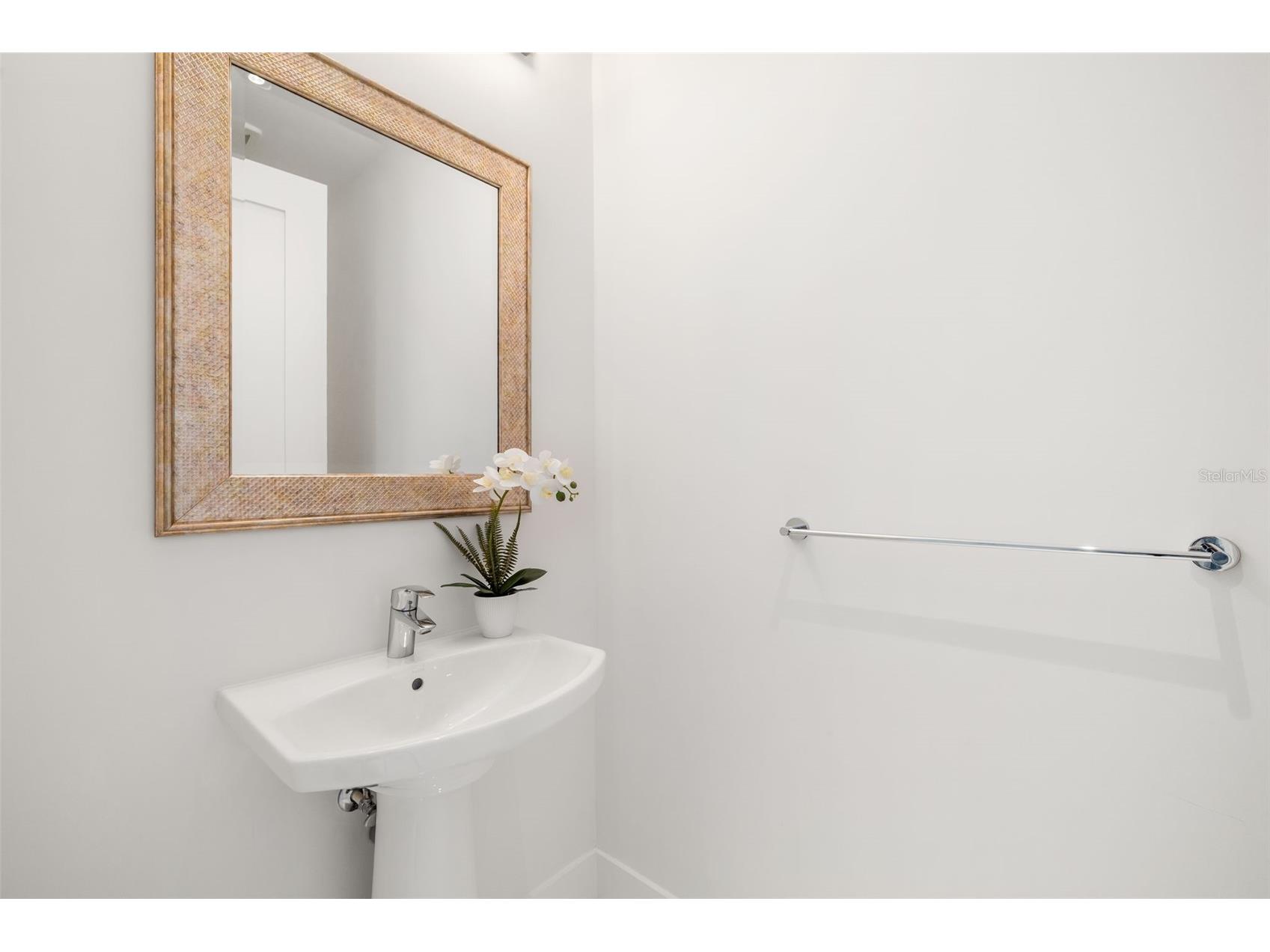 111 S Pineapple Avenue #1204 Sarasota FL 34236 A4660919 image51