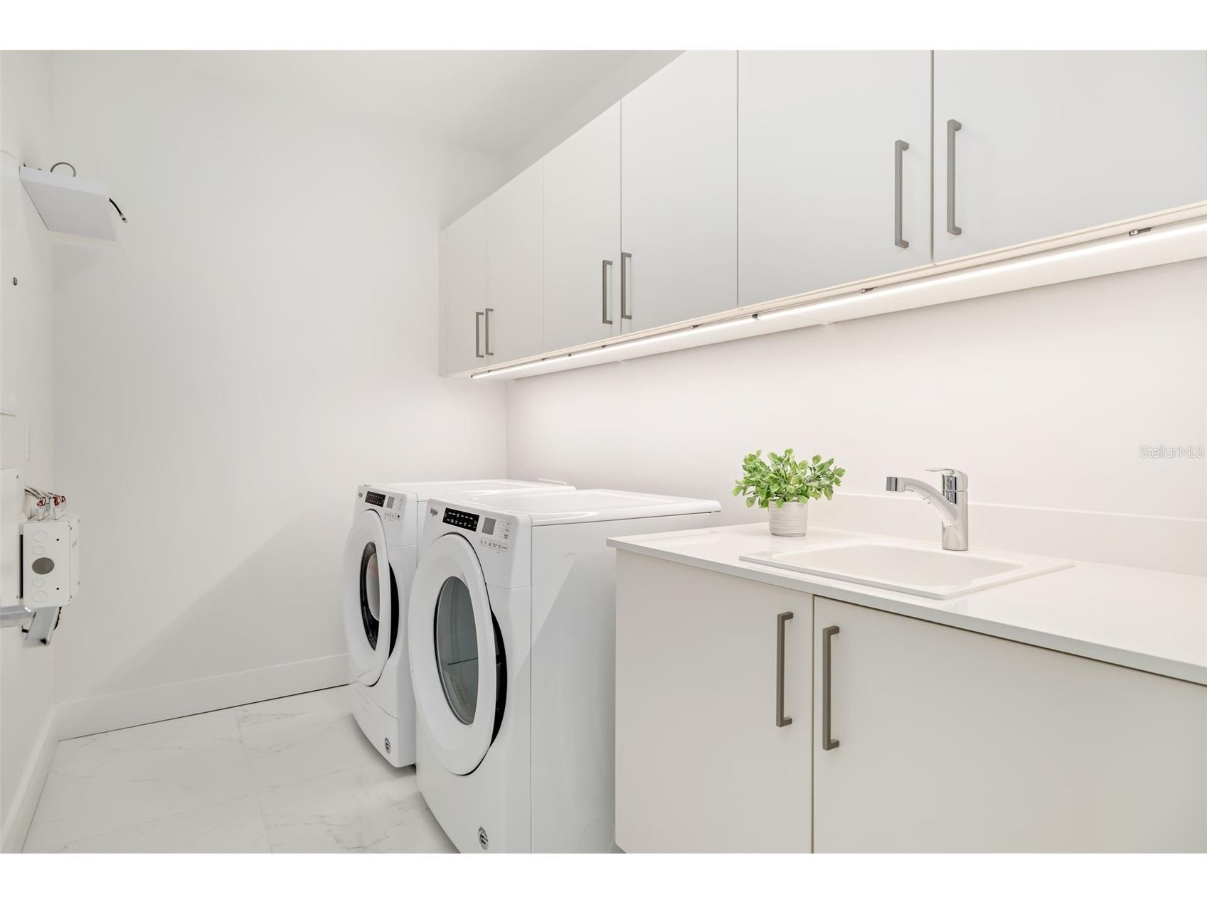 111 S Pineapple Avenue #1204 Sarasota FL 34236 A4660919 image52