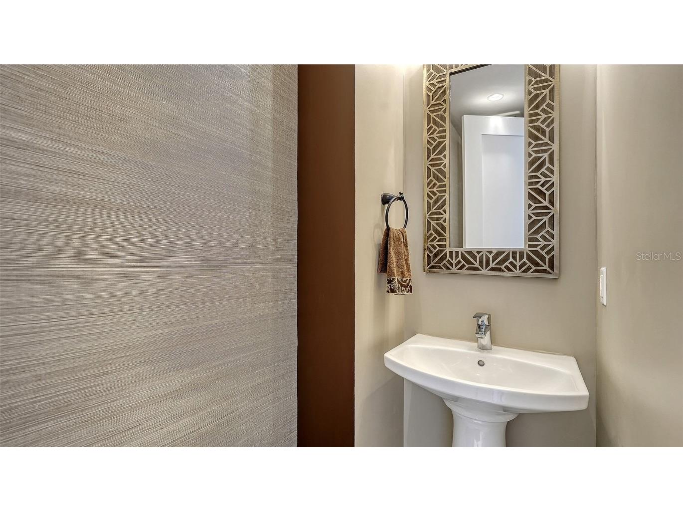 111 S Pineapple Avenue #604 Sarasota FL 34236 A4672735 image37