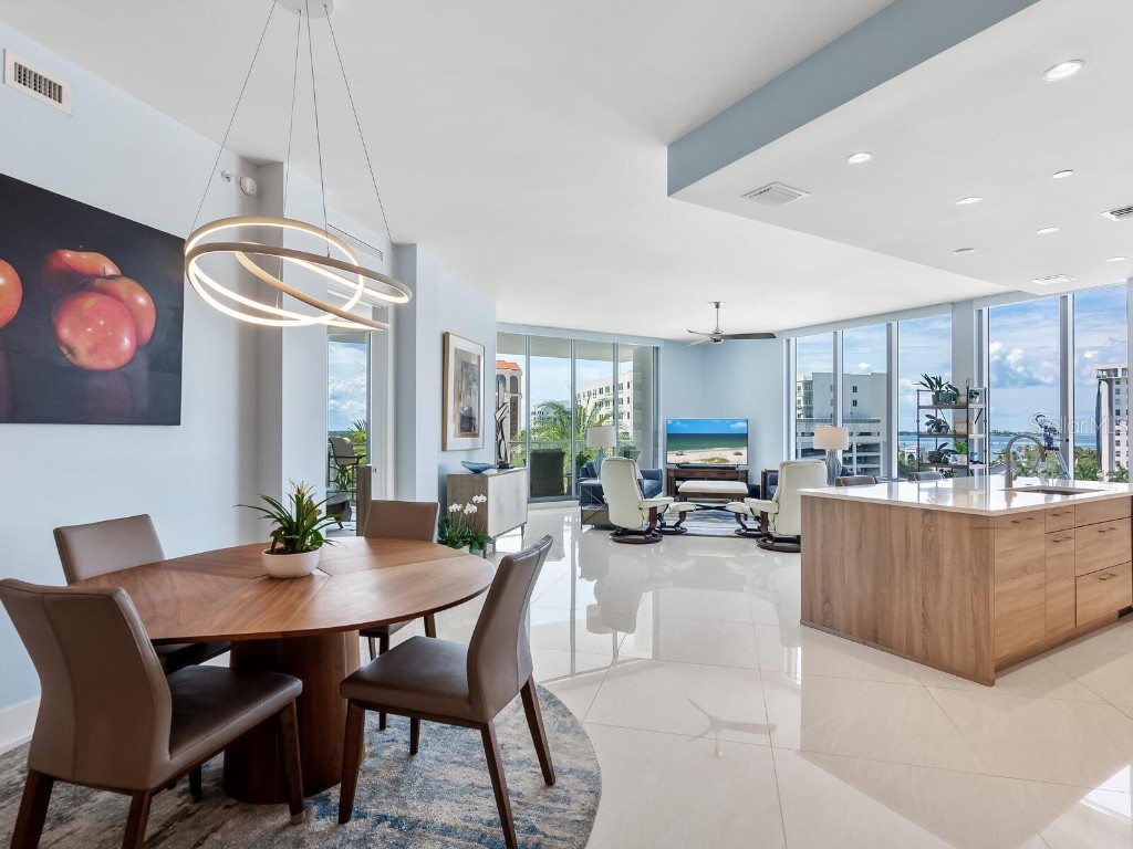 111 S Pineapple Avenue #614 Sarasota FL 34236 A4617240 image1