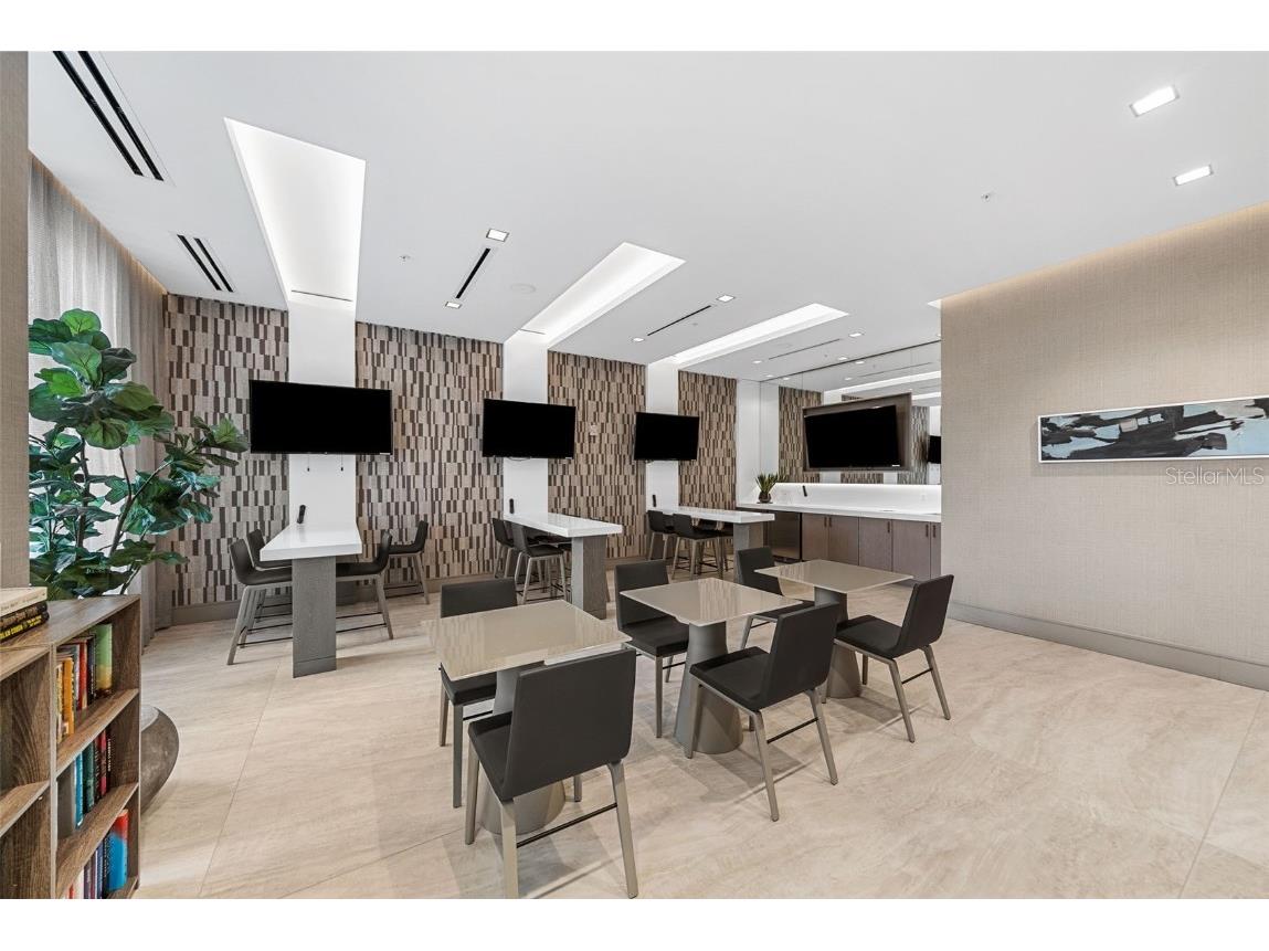 111 S Pineapple Avenue #615 Sarasota FL 34236 - SARASOTA BAY A4665498 image56