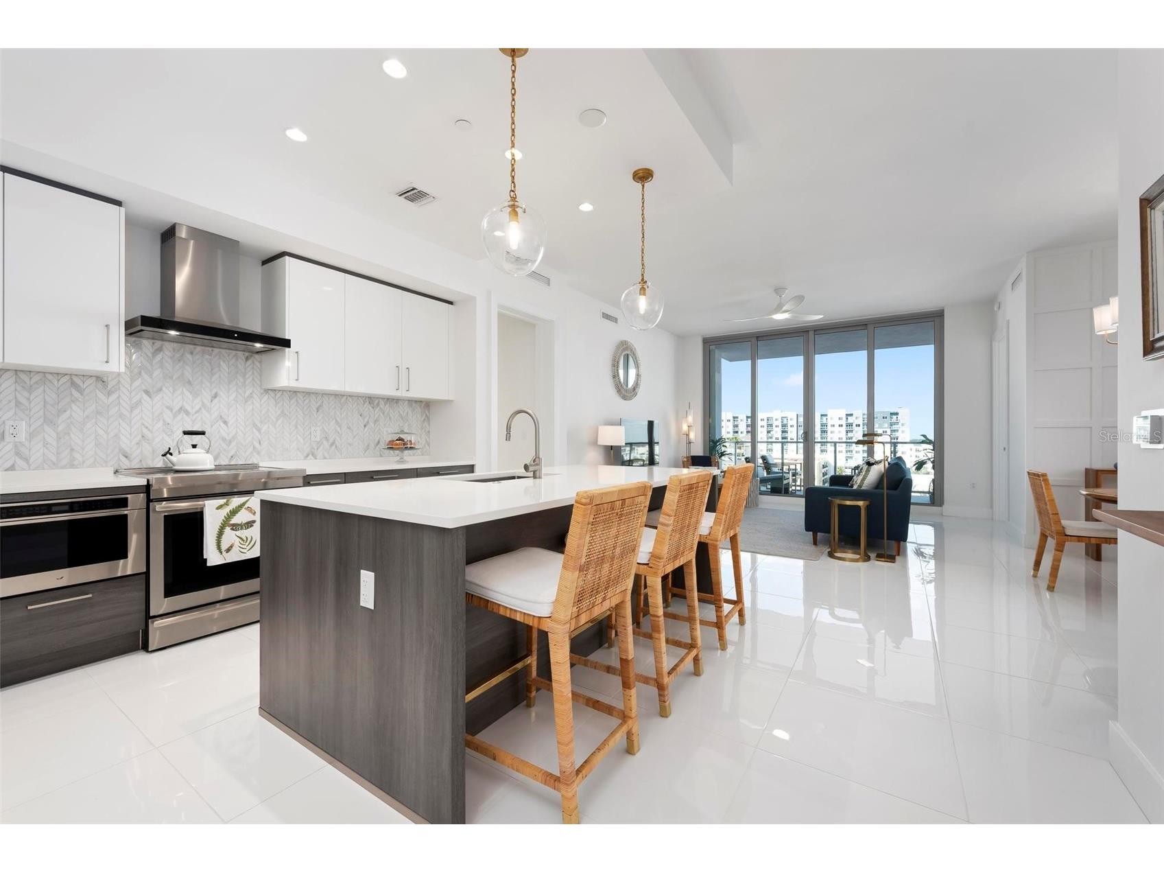111 S Pineapple Avenue #719 Sarasota FL 34236 A4677833 image2