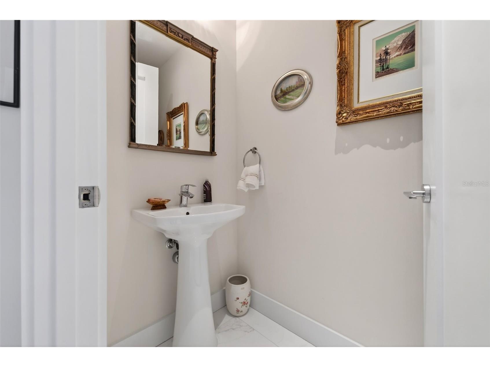 111 S Pineapple Avenue #806 Sarasota FL 34236 A4687850 image31