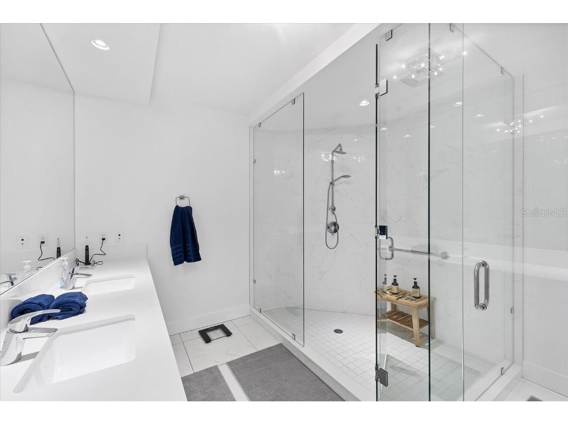 111 S Pineapple Avenue #816 Sarasota FL 34236 A4672019 image10