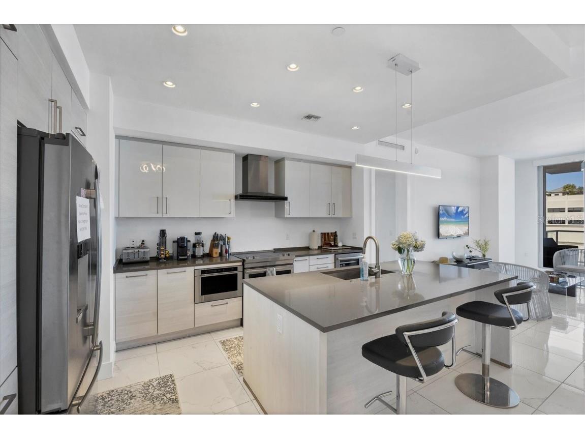 111 S Pineapple Avenue #816 Sarasota FL 34236 A4672019 image5