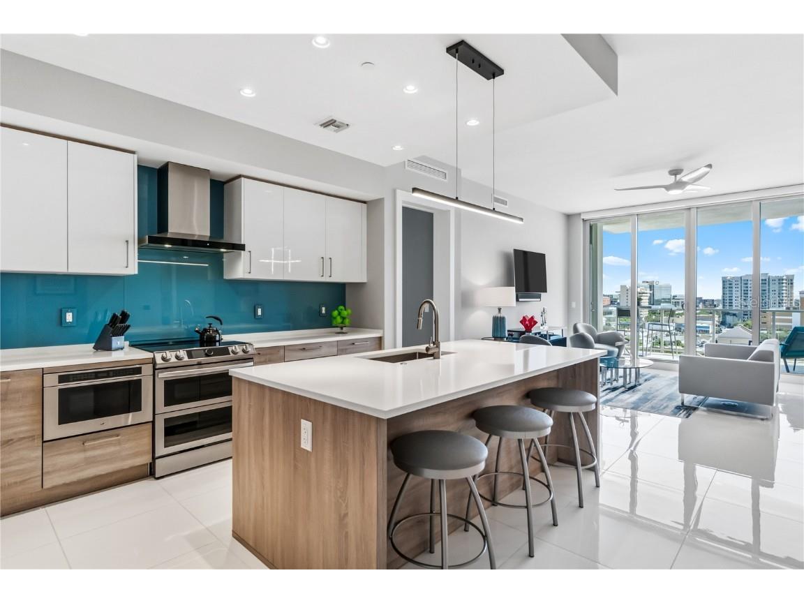 111 S Pineapple Avenue #905 Sarasota FL 34236 A4670762 image1