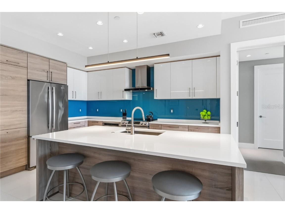 111 S Pineapple Avenue #905 Sarasota FL 34236 A4670762 image2