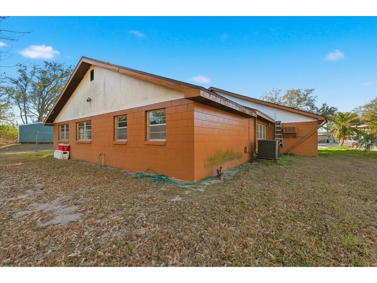 111 Sunset Drive E Winter Haven FL 33881 P4937961 image4