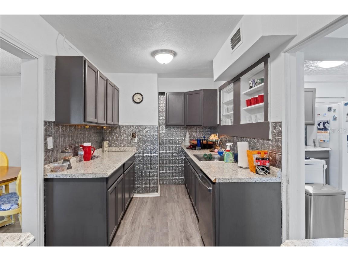 1110 27th Avenue W Bradenton FL 34205 A4652451 image17